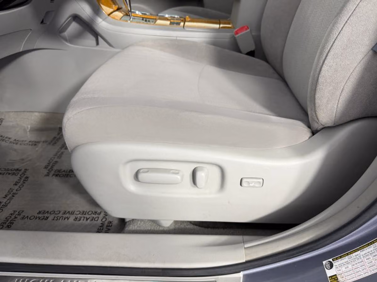 2010 Toyota Highlander Hybrid Base Image 25