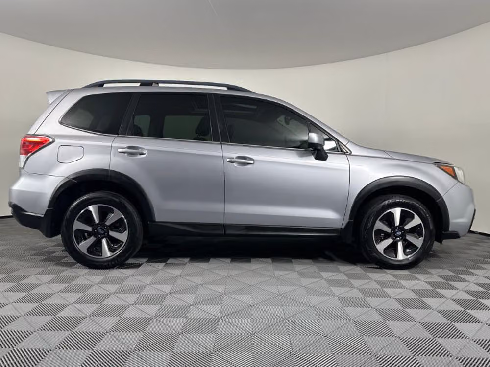 2017 Subaru Forester 2.5i Limited Crossover Image 7