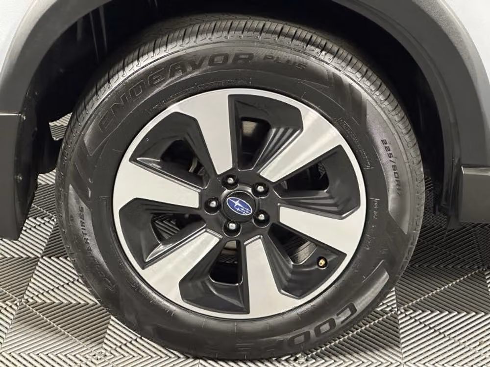 2017 Subaru Forester 2.5i Limited Crossover Image 14