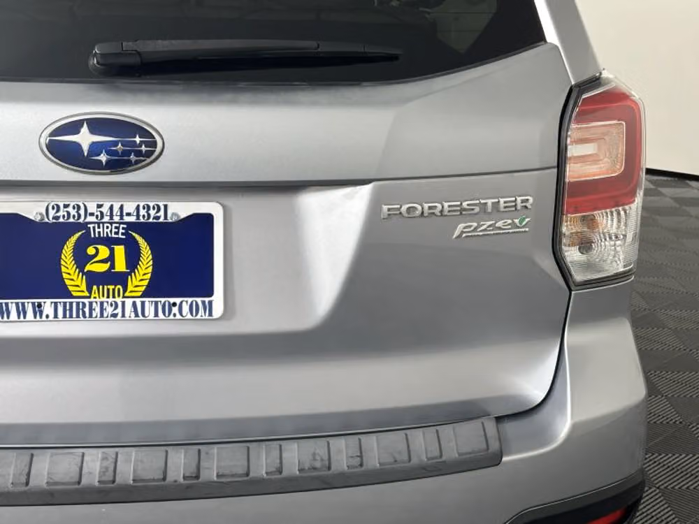 2017 Subaru Forester 2.5i Limited Crossover Image 11