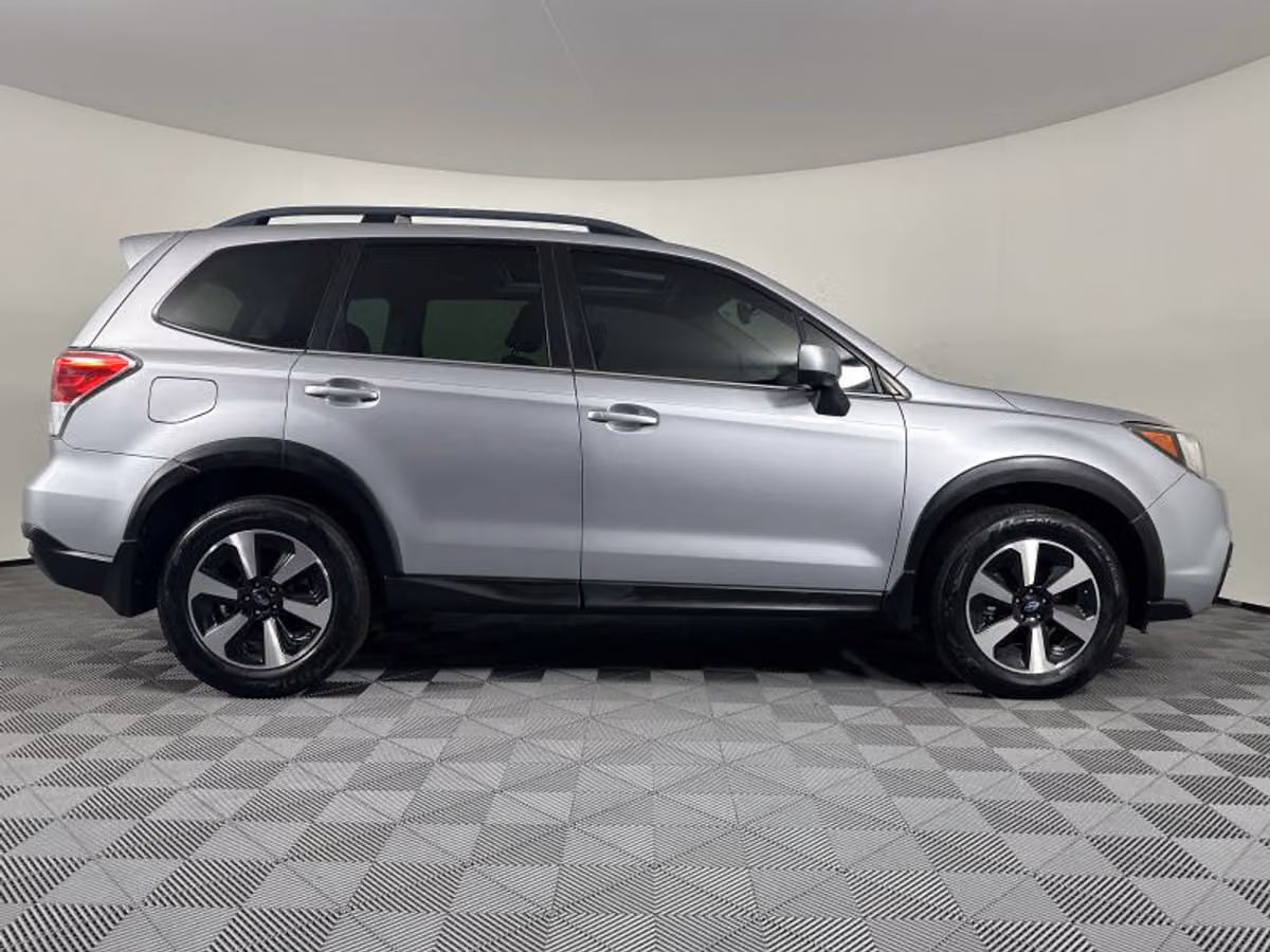 2017 Subaru Forester 2.5i Limited Crossover Image 7
