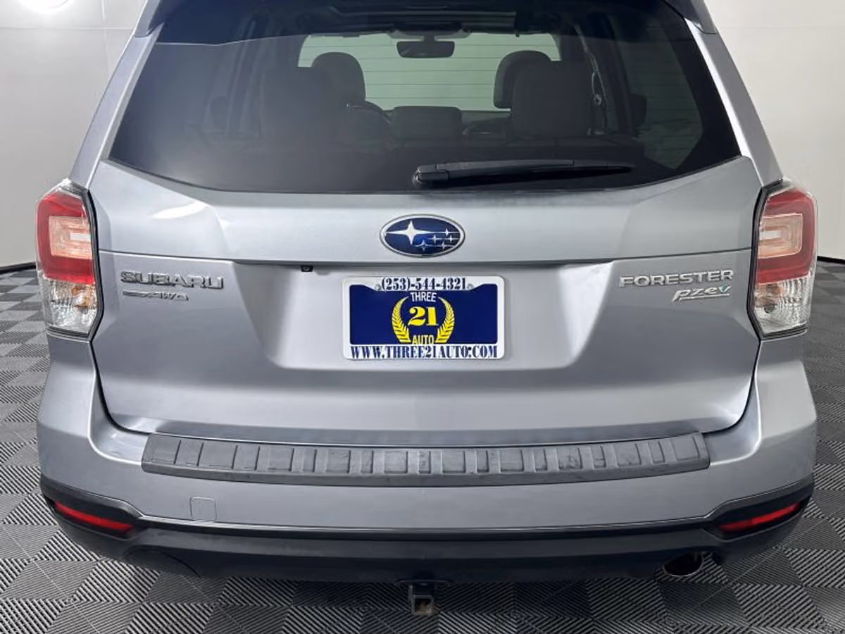 2017 Subaru Forester 2.5i Limited Crossover Image 9