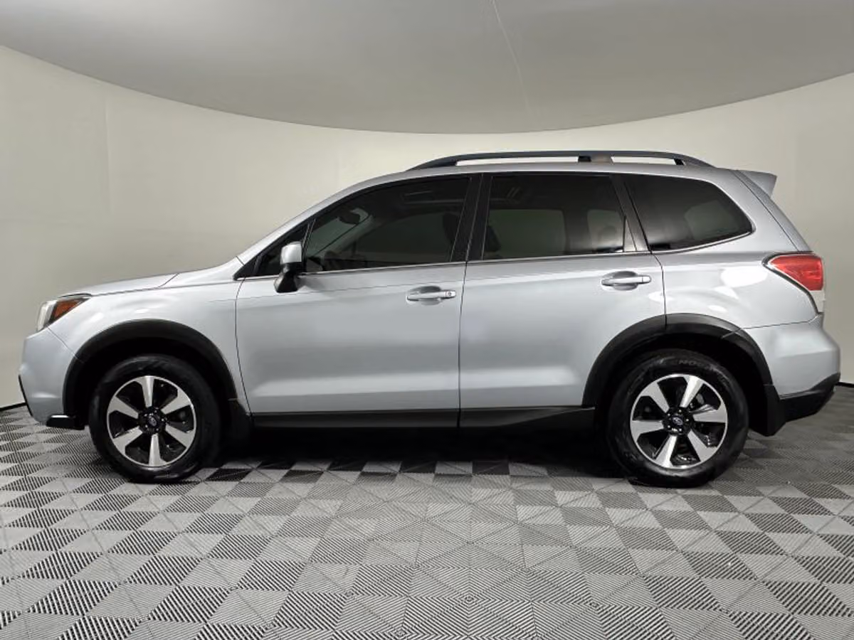 2017 Subaru Forester 2.5i Limited Crossover Image 13