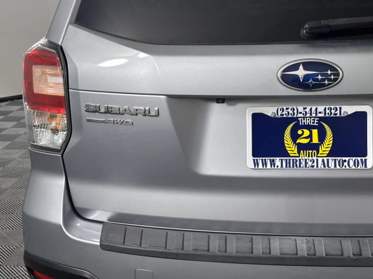 2017 Subaru Forester 2.5i Limited Crossover Image 10