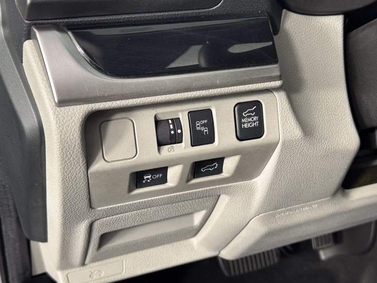 2017 Subaru Forester 2.5i Limited Crossover Image 23