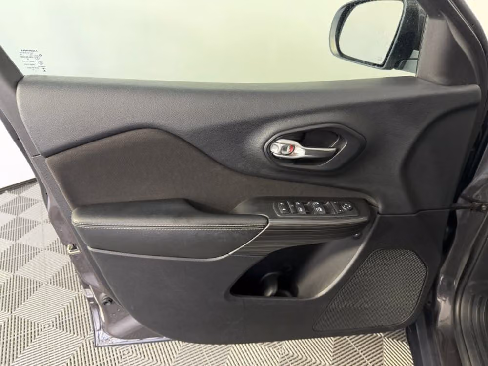 2014 Jeep Cherokee Latitude Image 21