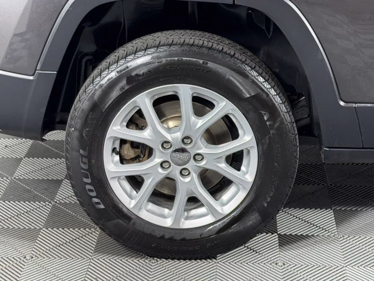 2014 Jeep Cherokee Latitude Image 28