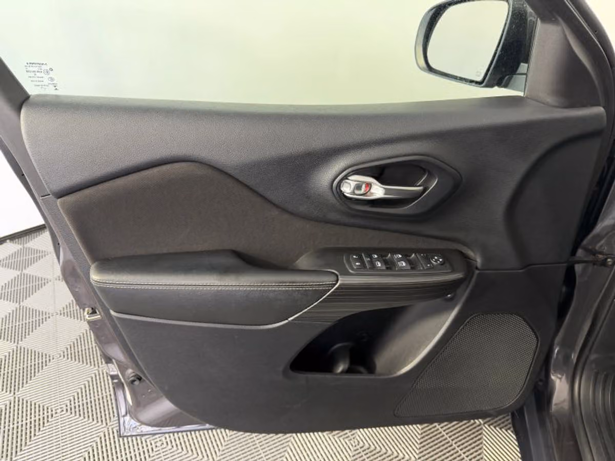 2014 Jeep Cherokee Latitude Image 21