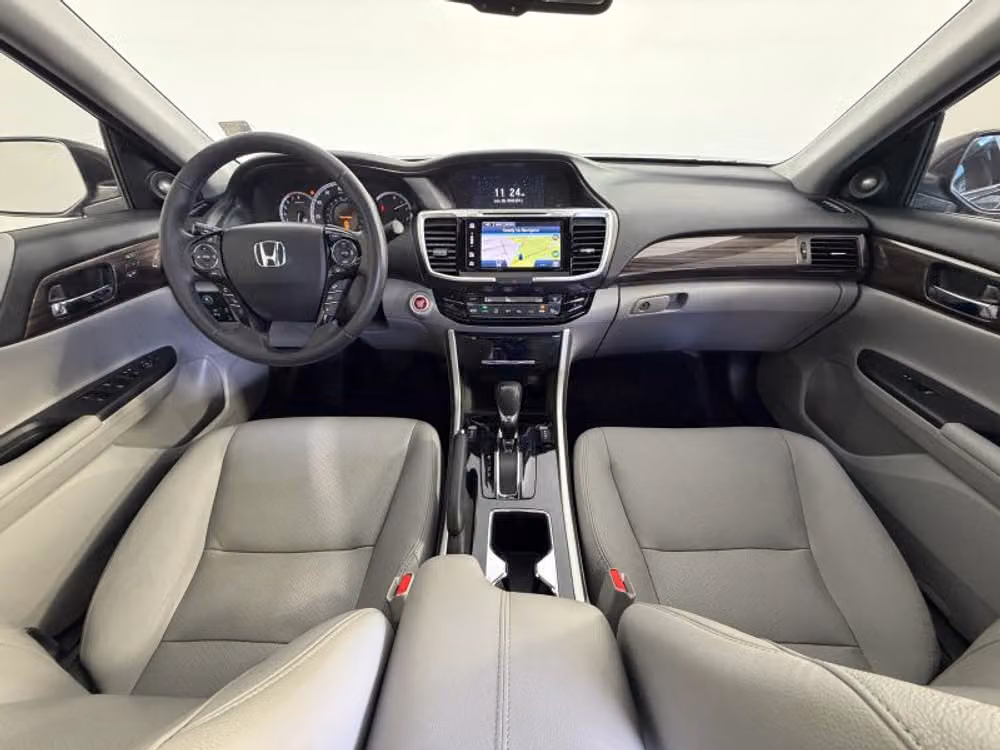 2017 Honda Accord Touring Image 26