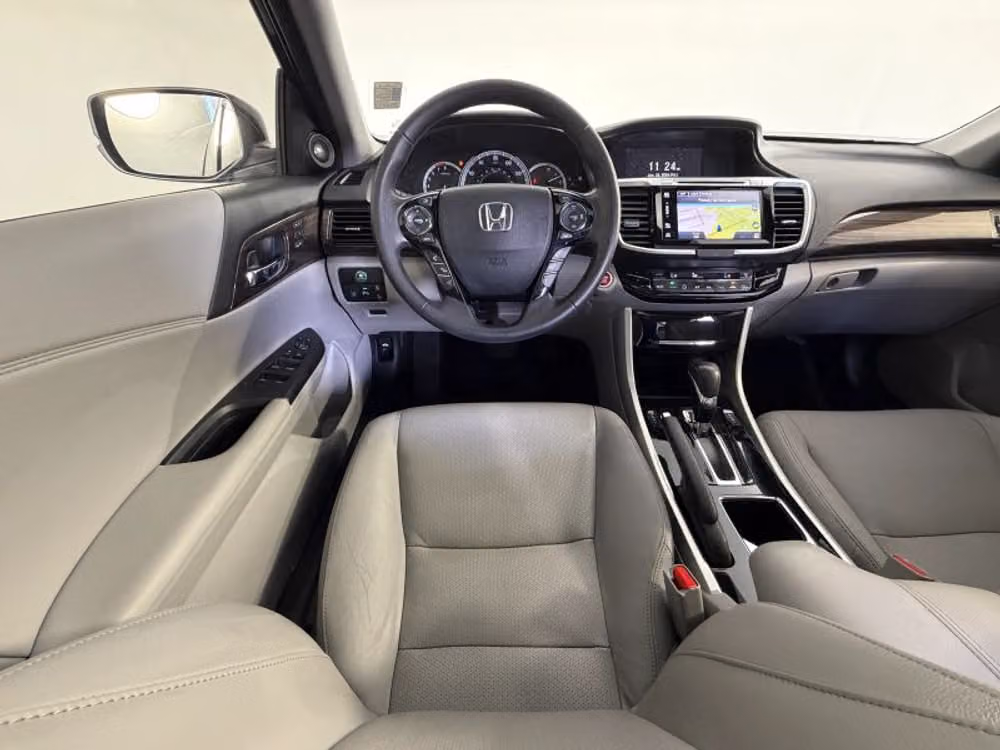 2017 Honda Accord Touring Image 33
