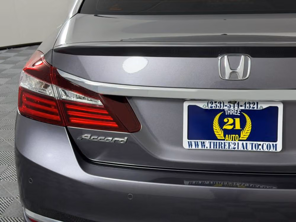 2017 Honda Accord Touring Image 10