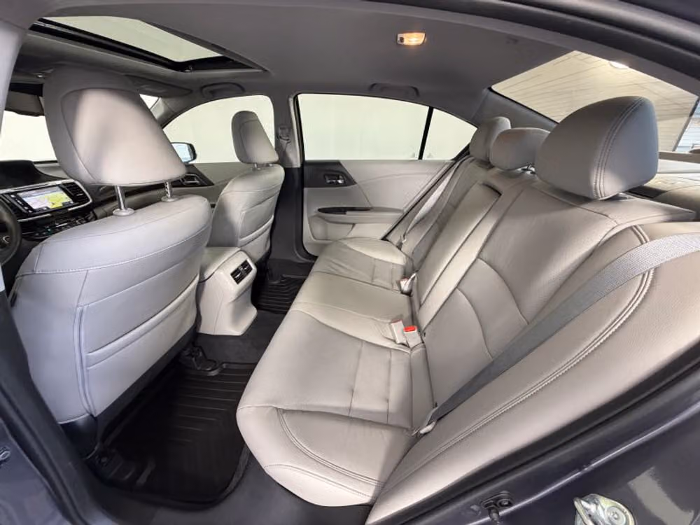 2017 Honda Accord Touring Image 24