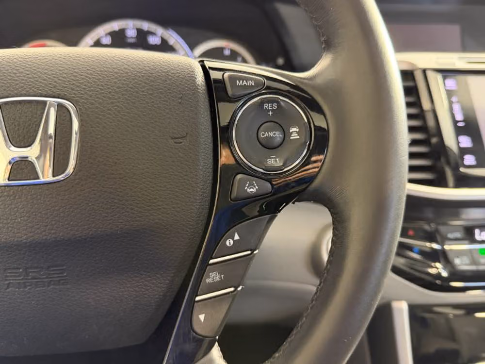 2017 Honda Accord Touring Image 36