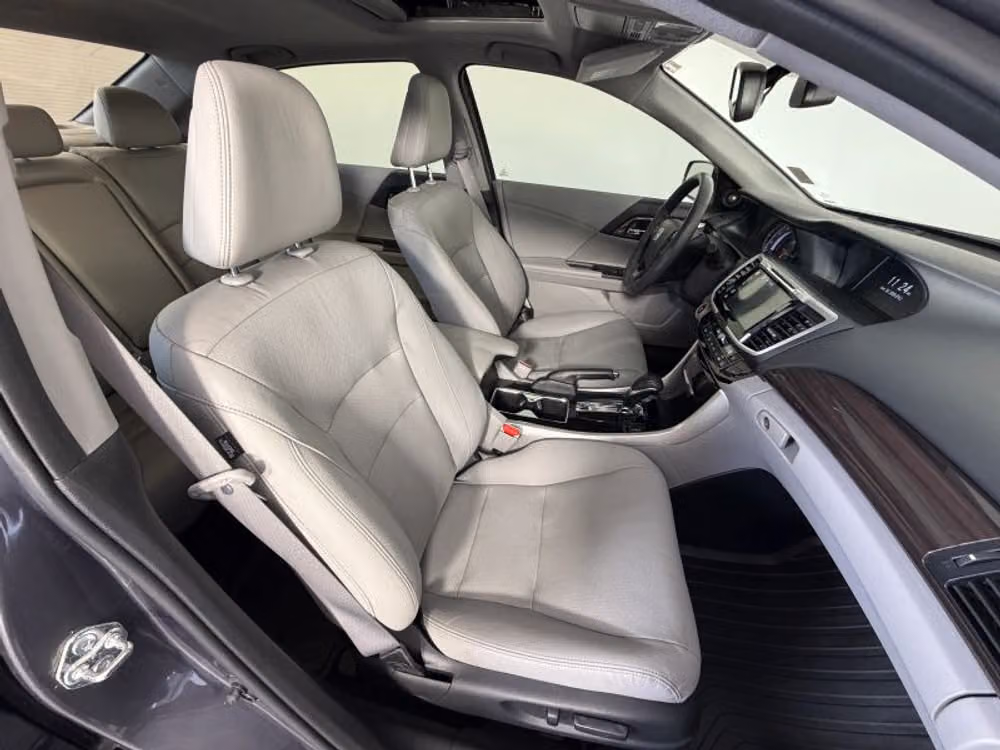 2017 Honda Accord Touring Image 18