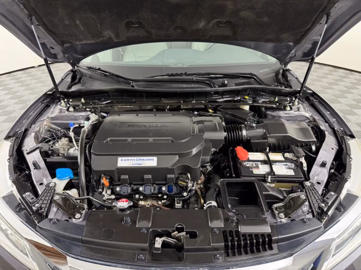 2017 Honda Accord Touring Image 16