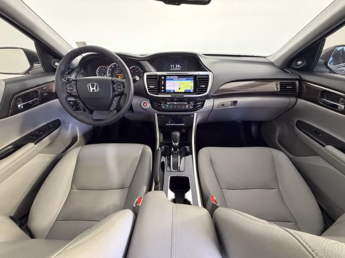 2017 Honda Accord Touring Image 26