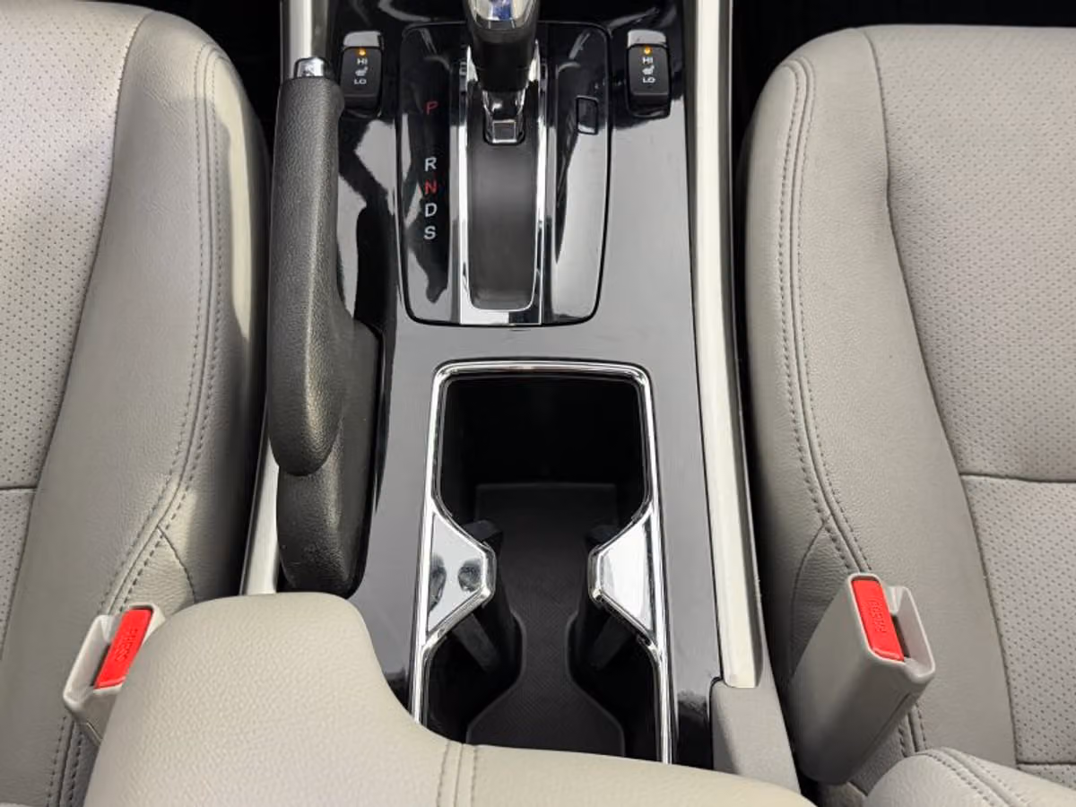 2017 Honda Accord Touring Image 31