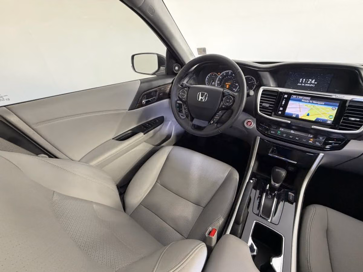 2017 Honda Accord Touring Image 27