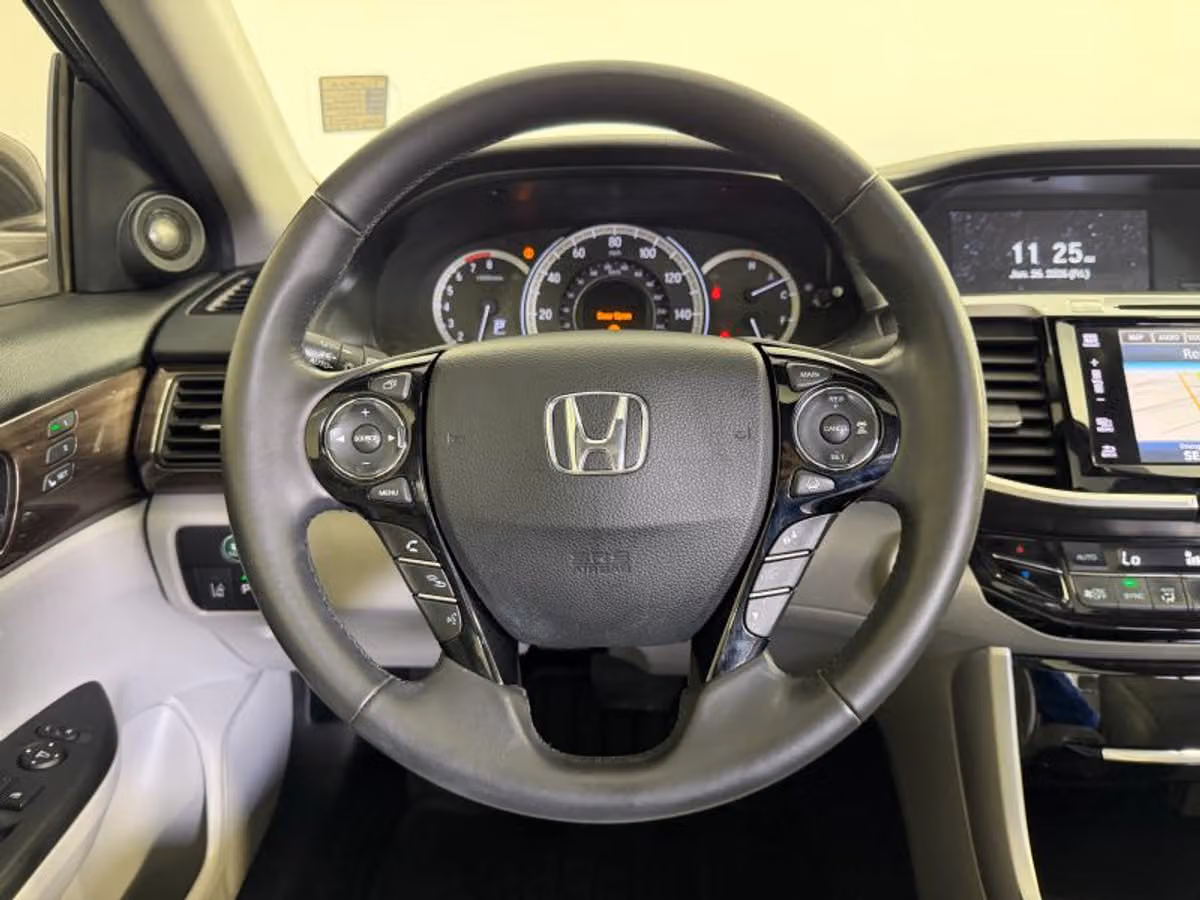 2017 Honda Accord Touring Image 34