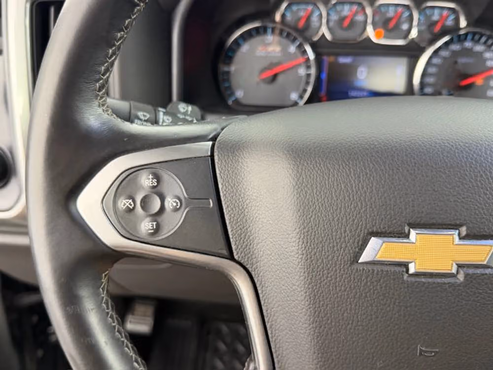 2014 Chevrolet Silverado 1500 Z71 LT Pickup 4D 5 3/4 ft Crew Cab Image 27
