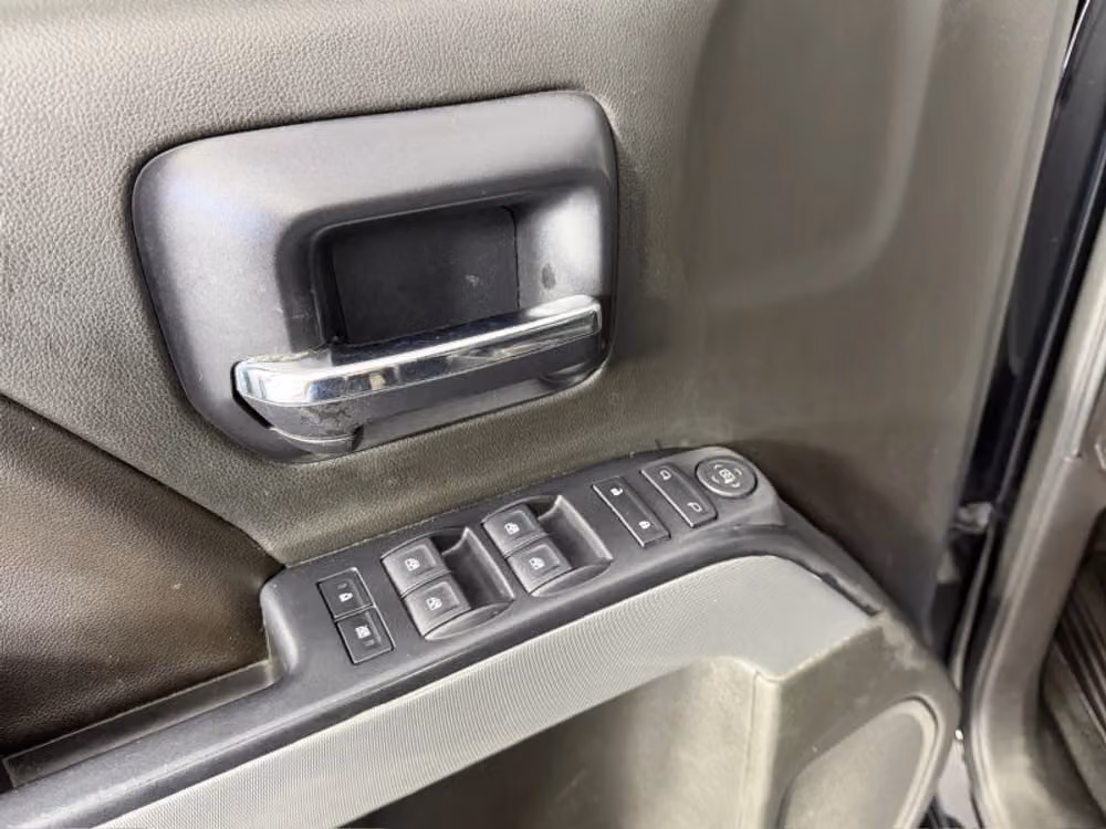 2014 Chevrolet Silverado 1500 Z71 LT Pickup 4D 5 3/4 ft Crew Cab Image 32