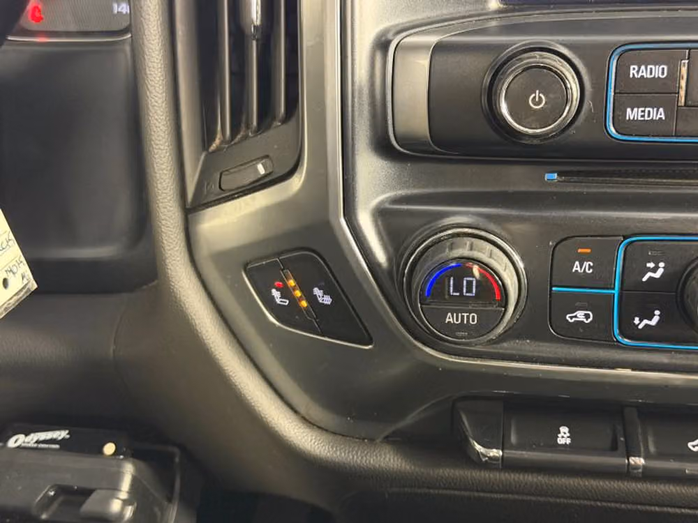 2014 Chevrolet Silverado 1500 Z71 LT Pickup 4D 5 3/4 ft Crew Cab Image 24