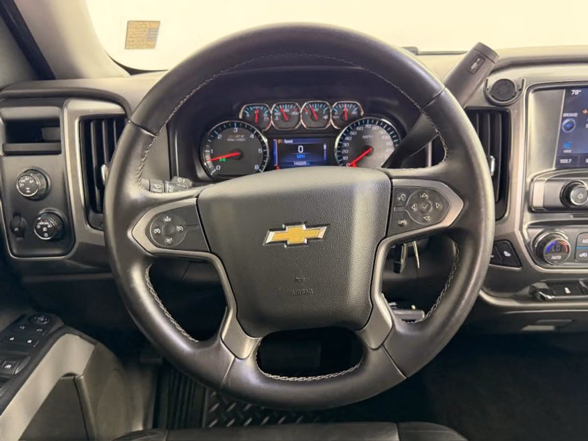 2014 Chevrolet Silverado 1500 Z71 LT Pickup 4D 5 3/4 ft Crew Cab Image 26
