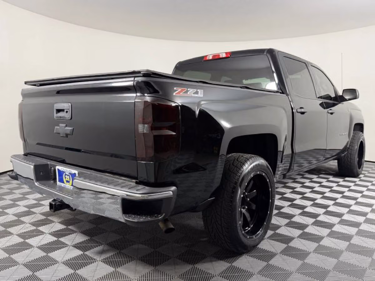 2014 Chevrolet Silverado 1500 Z71 LT Pickup 4D 5 3/4 ft Crew Cab Image 8