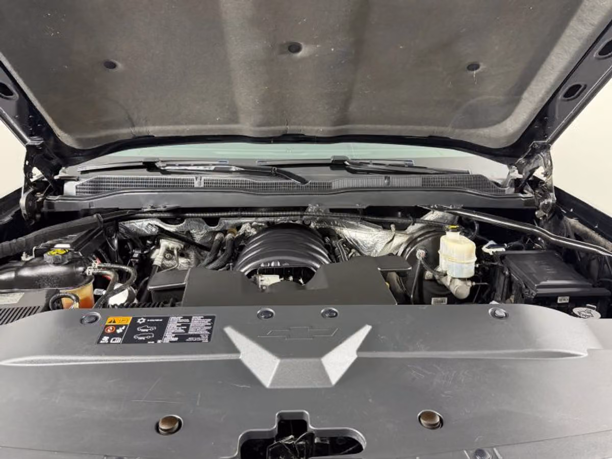 2014 Chevrolet Silverado 1500 Z71 LT Pickup 4D 5 3/4 ft Crew Cab Image 17