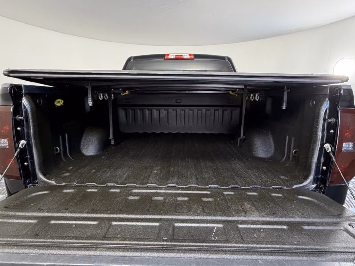 2014 Chevrolet Silverado 1500 Z71 LT Pickup 4D 5 3/4 ft Crew Cab Image 16