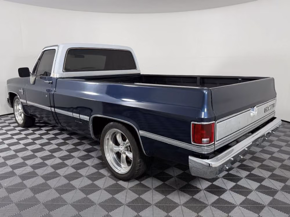 1985 Chevrolet C/K 10 Series Silverado Reg Cab Regular Cab Image 12