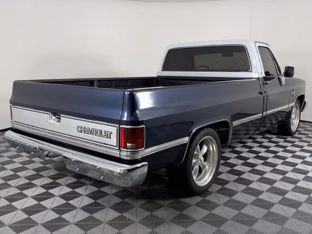 1985 Chevrolet C/K 10 Series Silverado Reg Cab Regular Cab Image 8