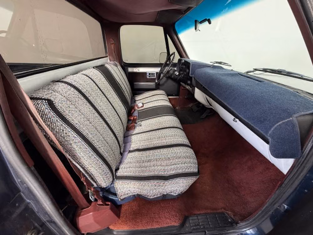 1985 Chevrolet C/K 10 Series Silverado Reg Cab Regular Cab Image 19
