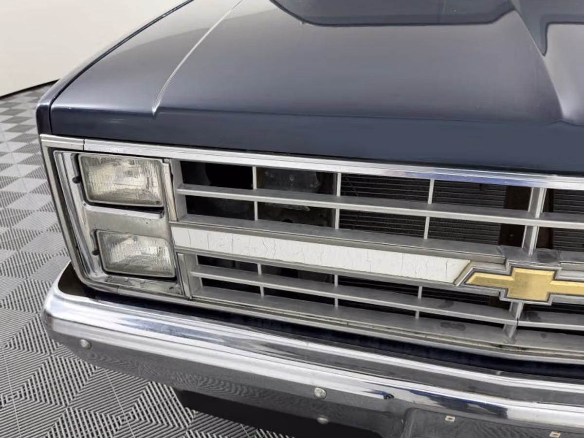 1985 Chevrolet C/K 10 Series Silverado Reg Cab Regular Cab Image 4