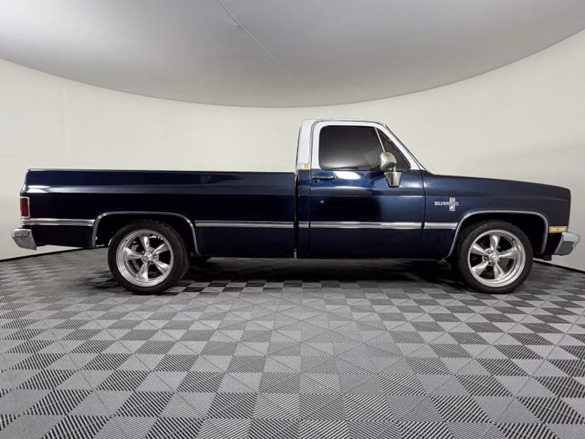 1985 Chevrolet C/K 10 Series Silverado Reg Cab Regular Cab Image 7