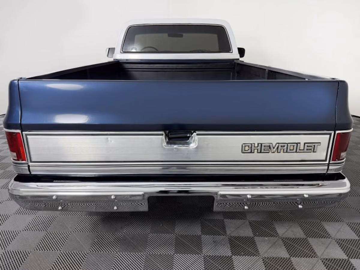 1985 Chevrolet C/K 10 Series Silverado Reg Cab Regular Cab Image 9