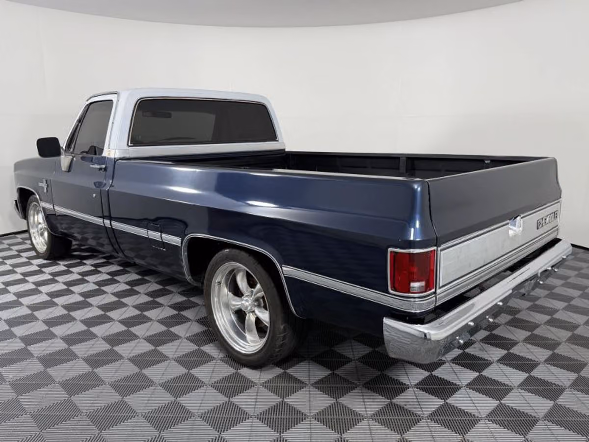 1985 Chevrolet C/K 10 Series Silverado Reg Cab Regular Cab Image 12