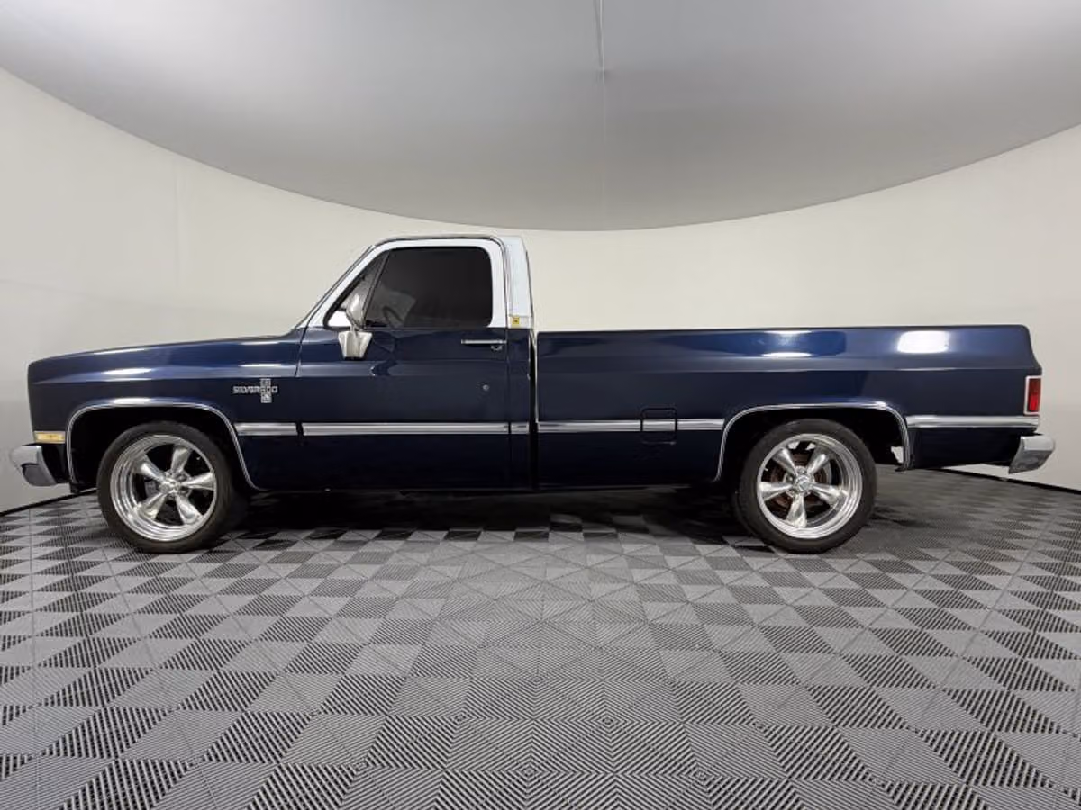 1985 Chevrolet C/K 10 Series Silverado Reg Cab Regular Cab Image 13