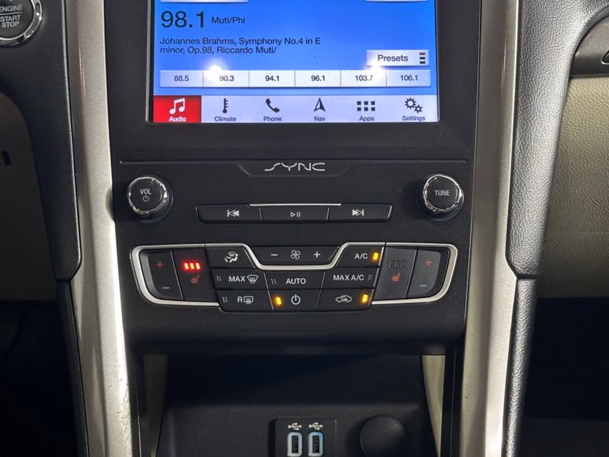 2019 Ford Fusion Hybrid SEL Image 29