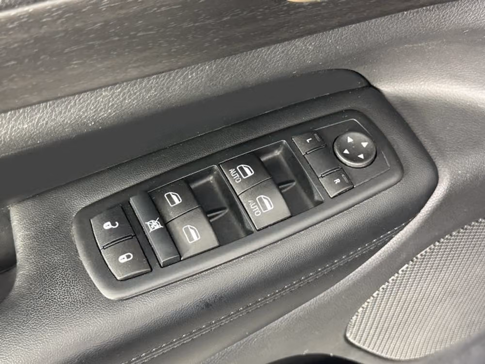 2015 Jeep Grand Cherokee Laredo E Image 25