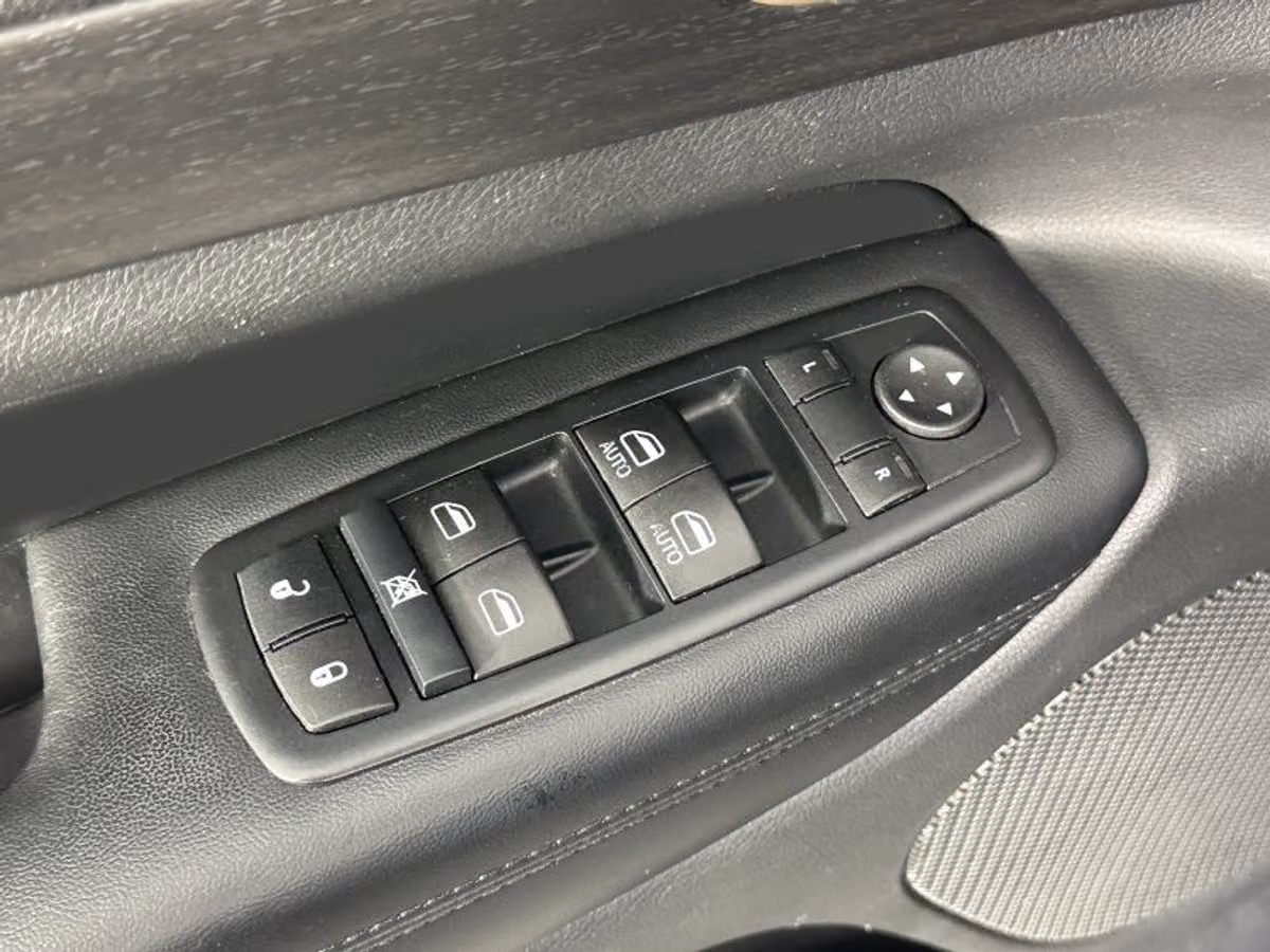 2015 Jeep Grand Cherokee Laredo E Image 25