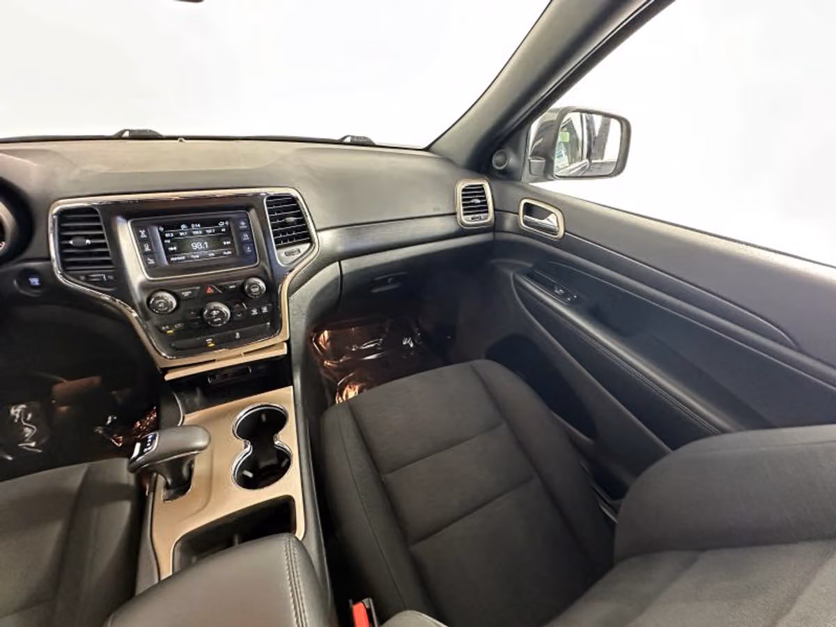 2015 Jeep Grand Cherokee Laredo E Image 30