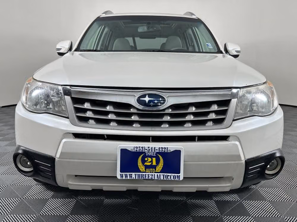 2011 Subaru Forester 2.5X Touring Crossover Image 3