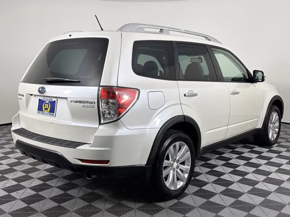 2011 Subaru Forester 2.5X Touring Crossover Image 12