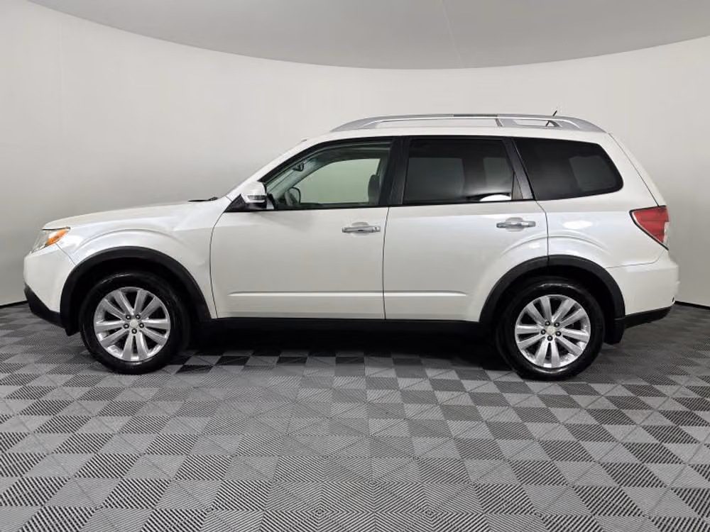 2011 Subaru Forester 2.5X Touring Crossover Image 7