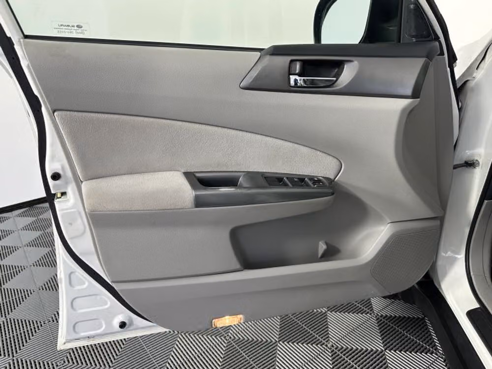 2011 Subaru Forester 2.5X Touring Crossover Image 31