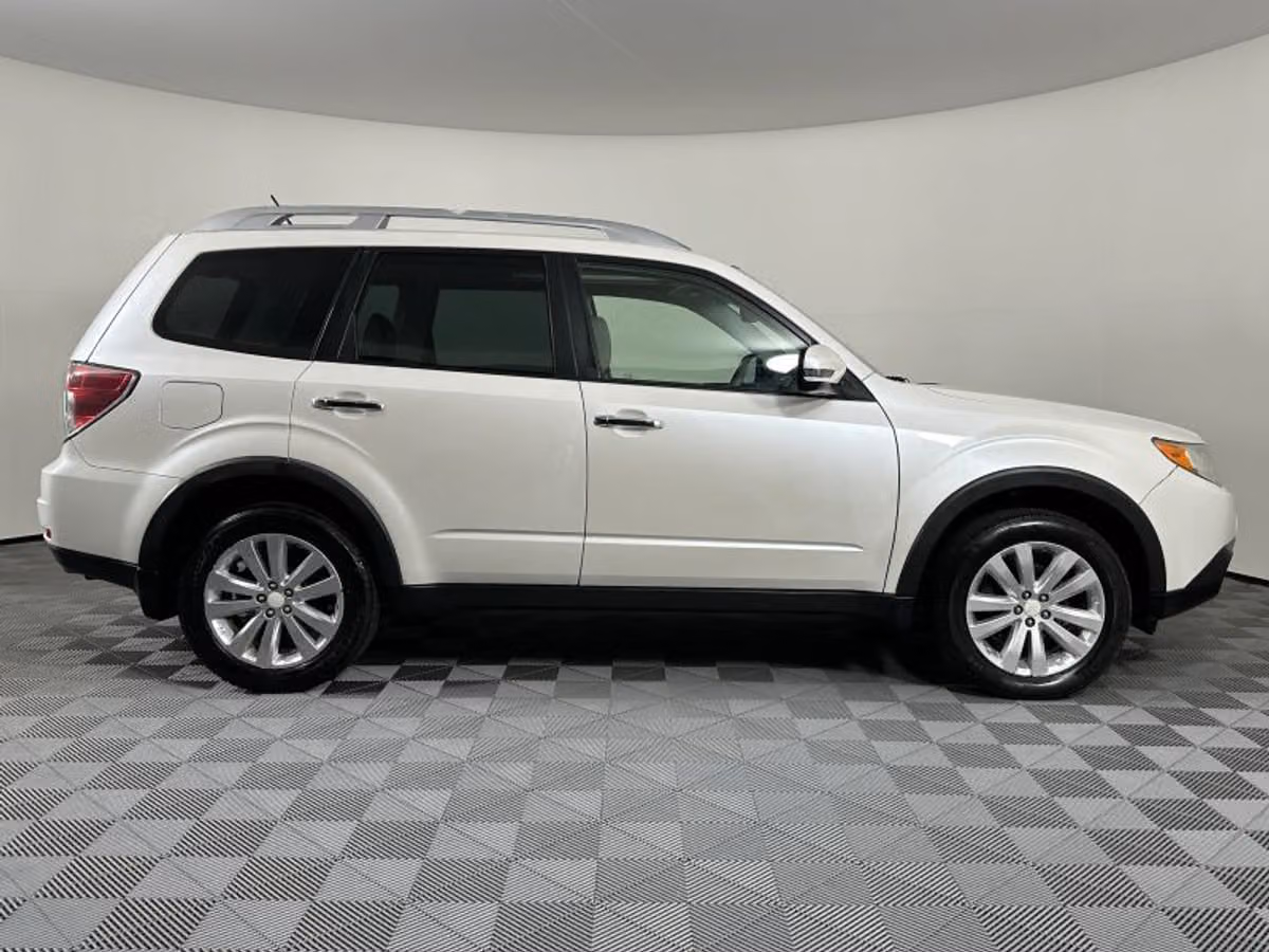 2011 Subaru Forester 2.5X Touring Crossover Image 13