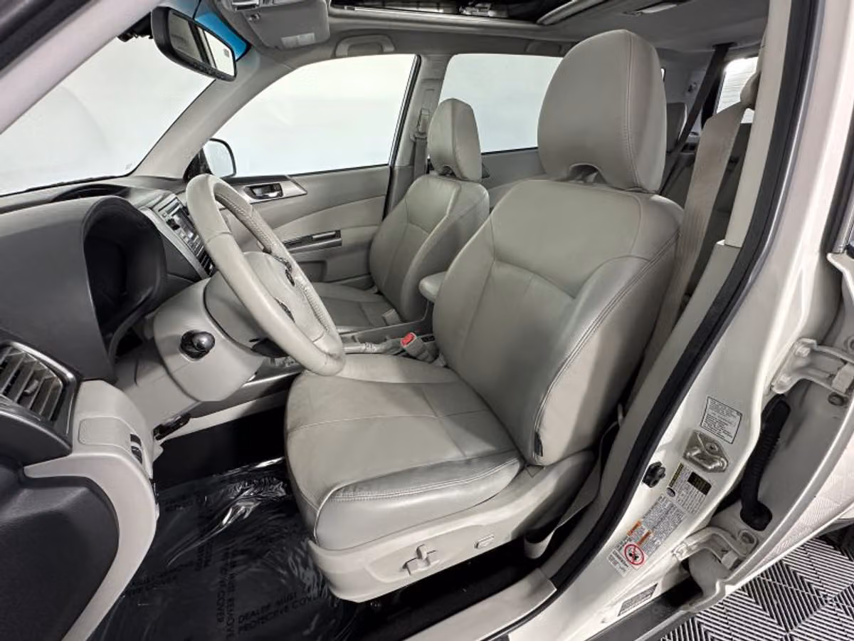 2011 Subaru Forester 2.5X Touring Crossover Image 29