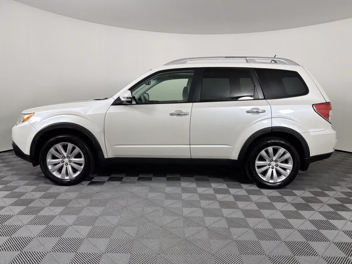 2011 Subaru Forester 2.5X Touring Crossover Image 7