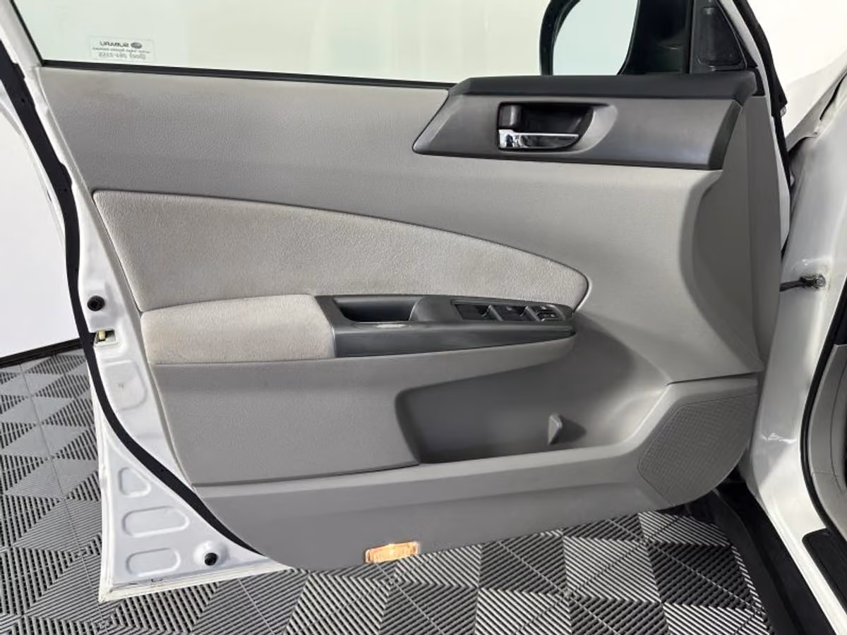 2011 Subaru Forester 2.5X Touring Crossover Image 31